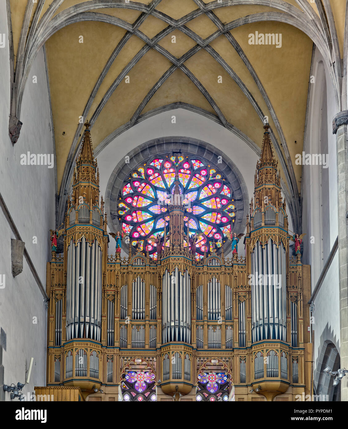 Organo nella Basilica di St Egidius in Bardejov, Slovacchia Foto Stock