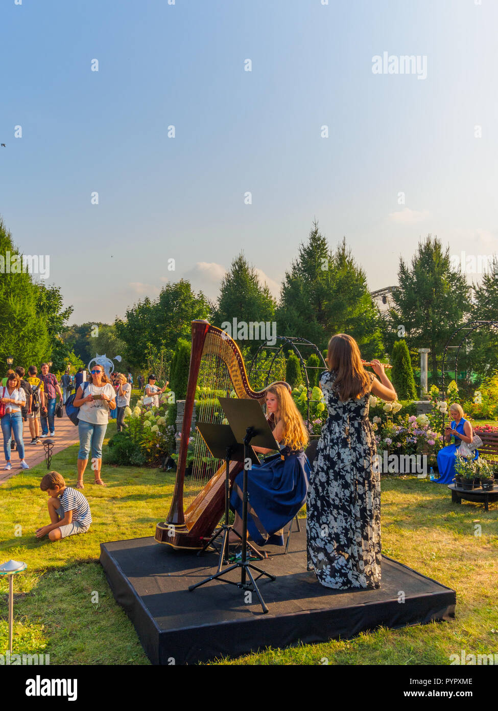 Mosca, Russia - 31 agosto 2018: architettura del paesaggio e del giardino festival presso il parco Kuskovo. Foto Stock