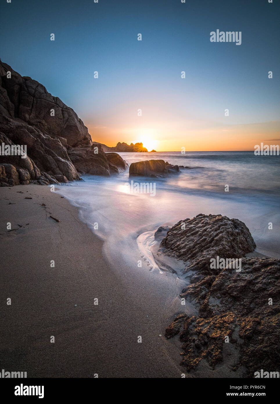 Porthcurno Sunrise Cornwall Regno Unito 2018 10 24 Foto Stock