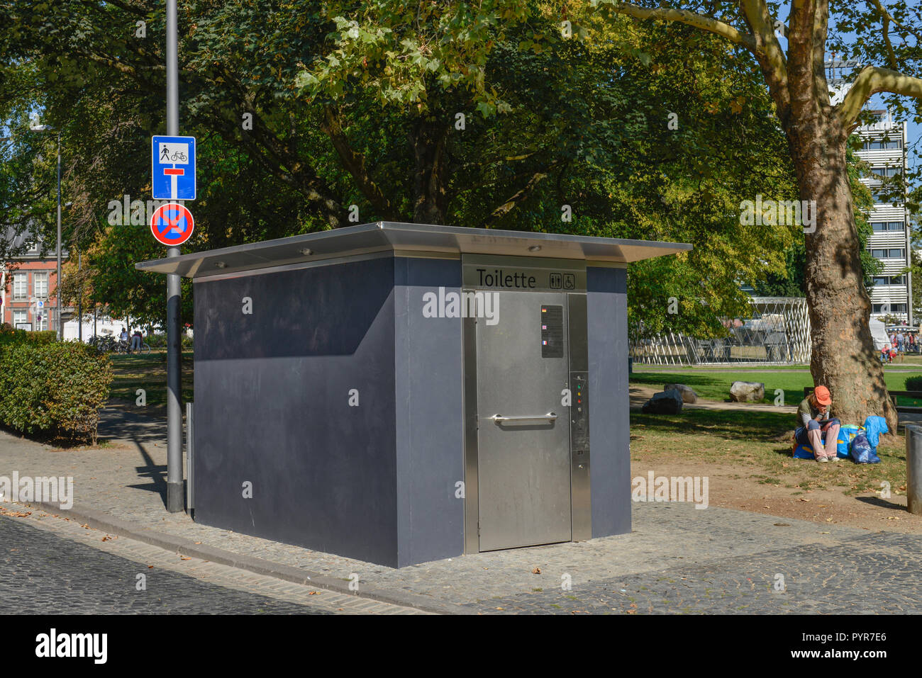 Servizi igienici pubblici, Friedrich Wilhelm del luogo, Aachen, Renania settentrionale-Vestfalia, Germania, Oeffentliche Toilette, Friedrich-Wilhelm-Platz, la Renania settentrionale-Vestfalia Foto Stock