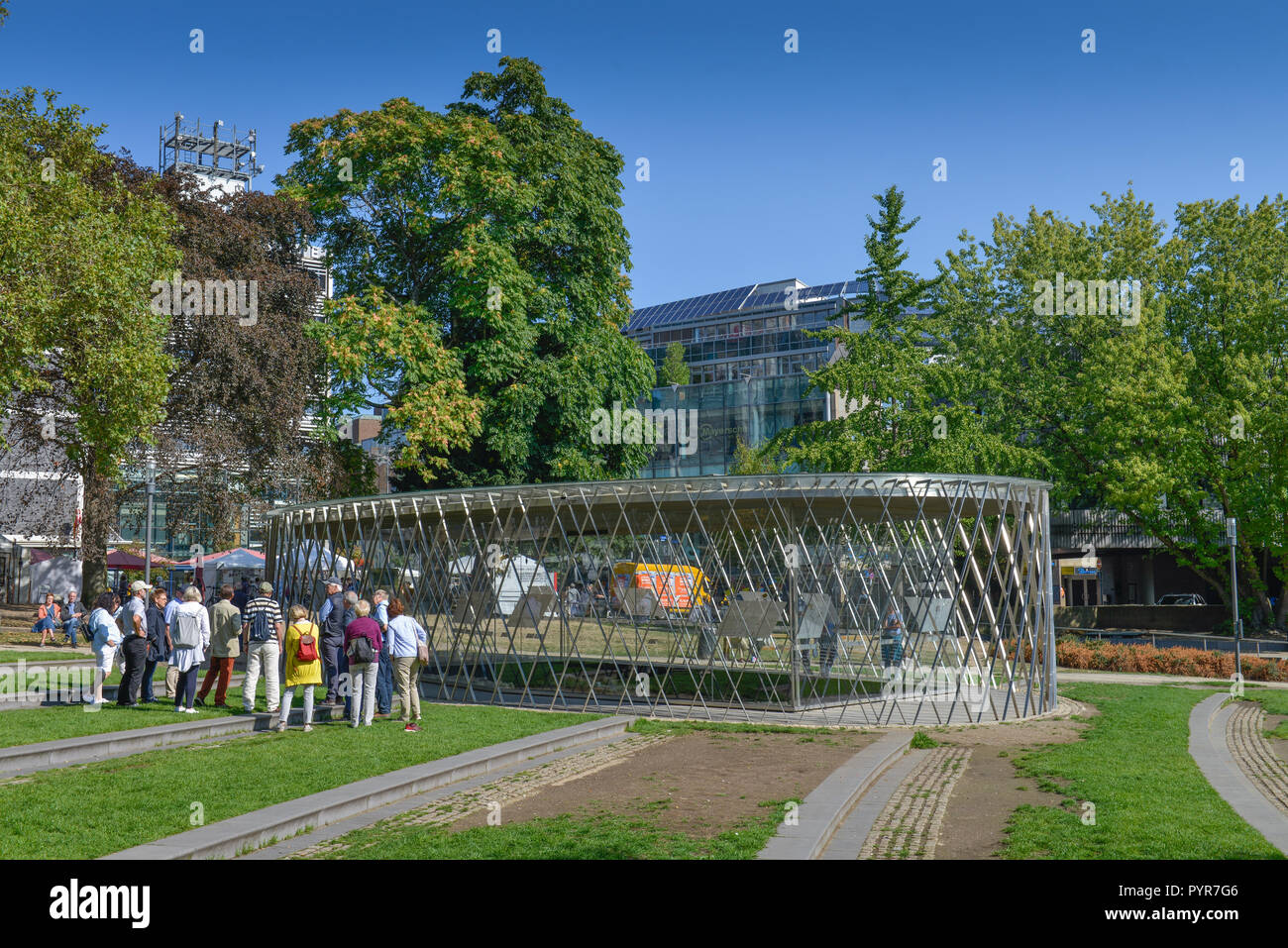 Vetro archeologico cabinet, Elisenpark, Friedrich Wilhelm del luogo, Aachen, Renania settentrionale-Vestfalia, Germania, Archaeologische Vitrine, Friedrich-Wilhe Foto Stock