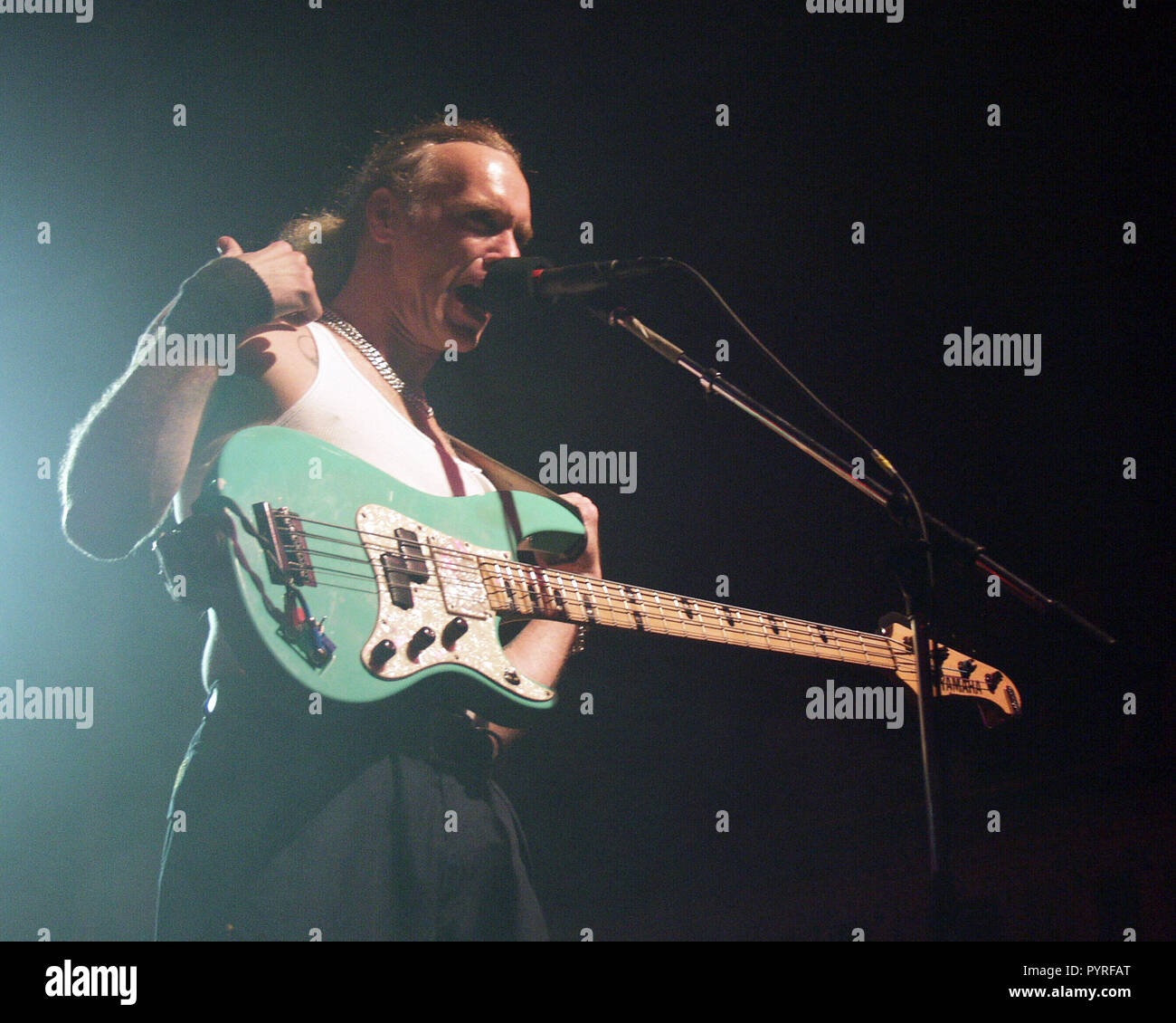 ATLANTA, GA - 19 Luglio: il bassista Billy Sheehan compie durante il G3 Tour al tabernacolo in Atlanta, Georgia il 19 luglio 2001. Credito: Chris McKay / MediaPunch Foto Stock