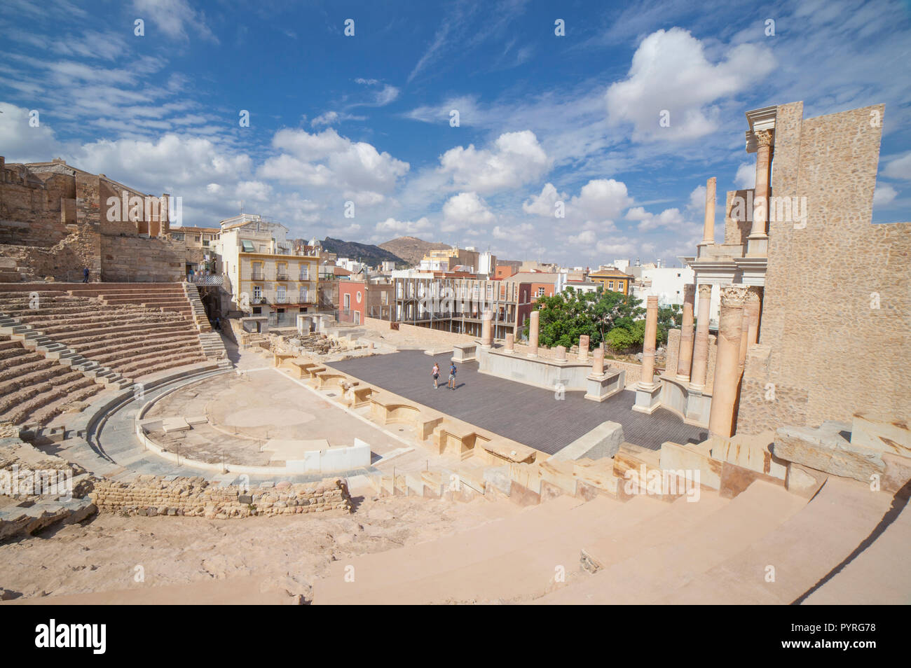 Panoramica dello stadio e i cavalletti del teatro romano della città di Cartagena in Spagna Foto Stock