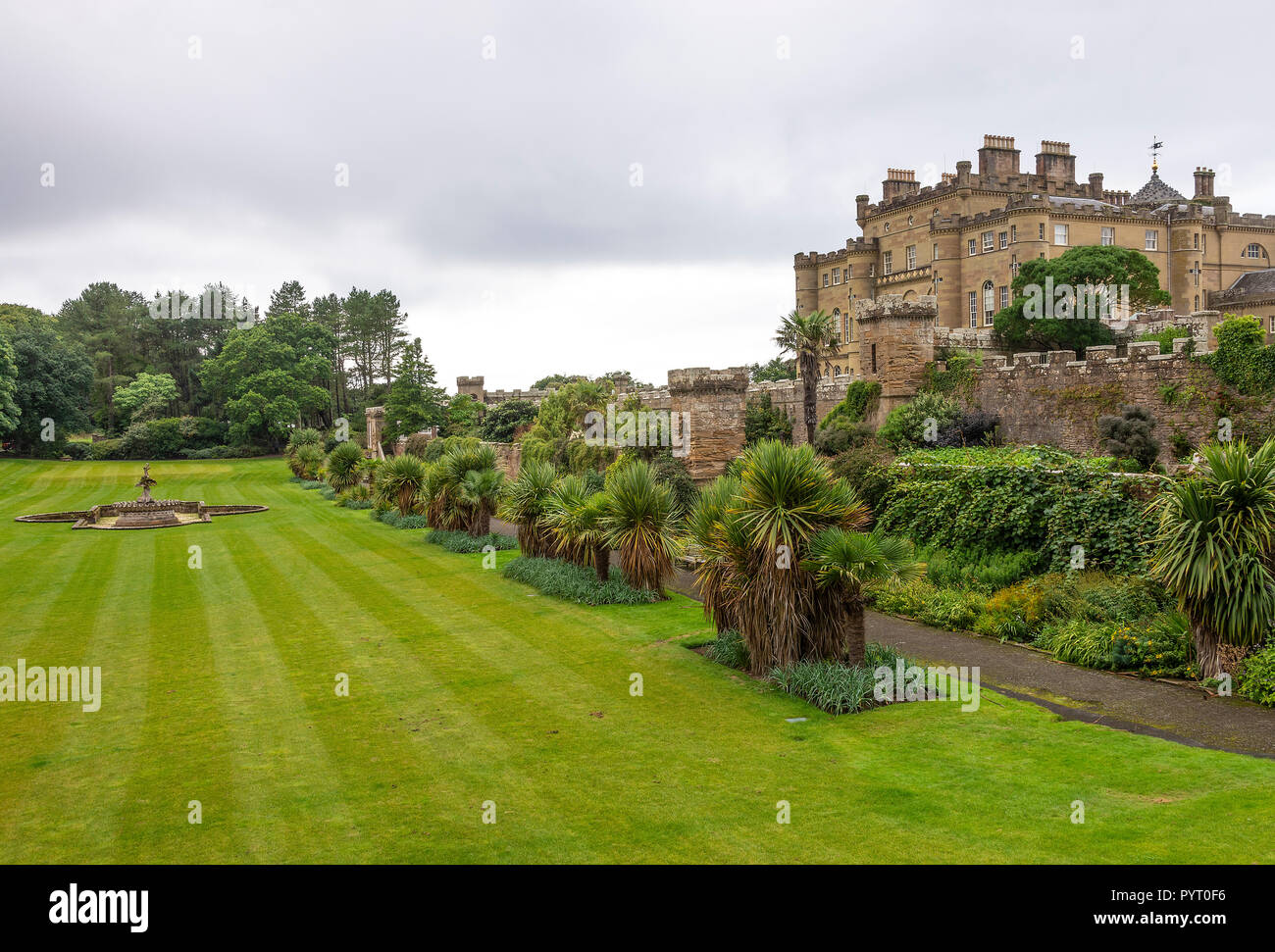 La bellissima Culzean Castle vicino a Maybole, Carrick sul Ayrshire costa della Scozia Regno Unito Regno Unito Foto Stock