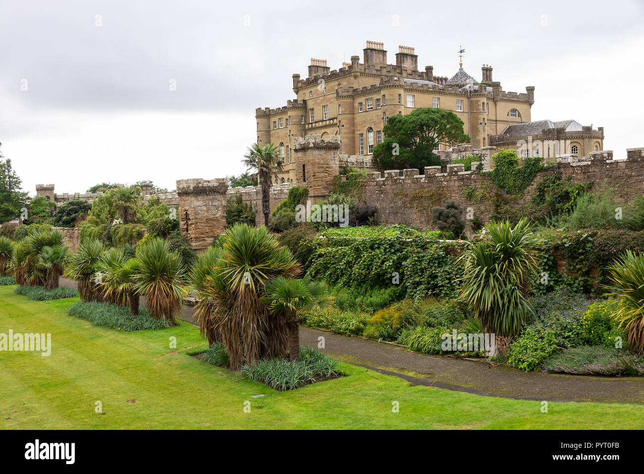 La bellissima Culzean Castle vicino a Maybole, Carrick sul Ayrshire costa della Scozia Regno Unito Regno Unito Foto Stock