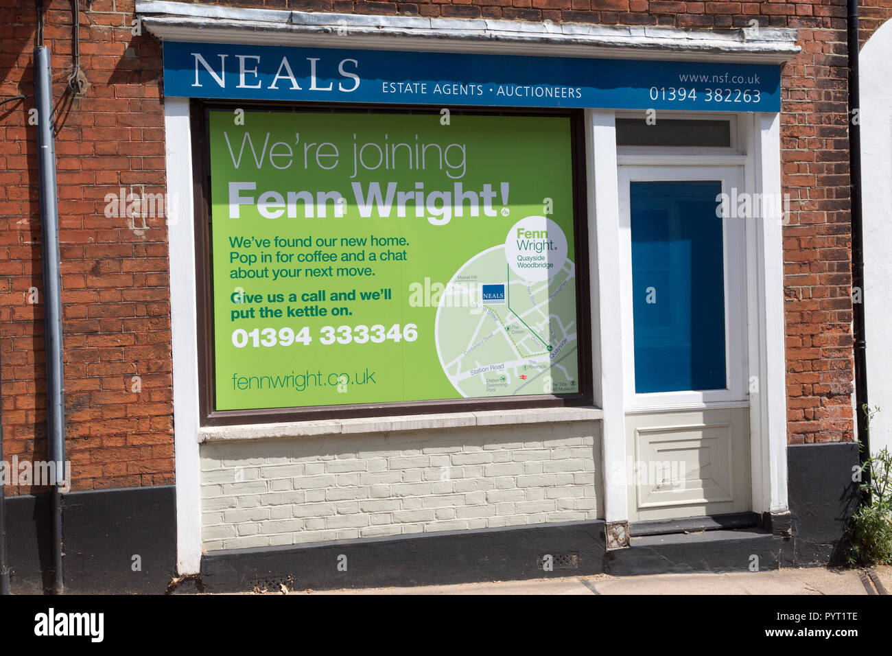 Neals agenti immobiliari unendo Fenn Wright ufficio chiuso, Woodbridge, Suffolk, Inghilterra, Regno Unito Foto Stock
