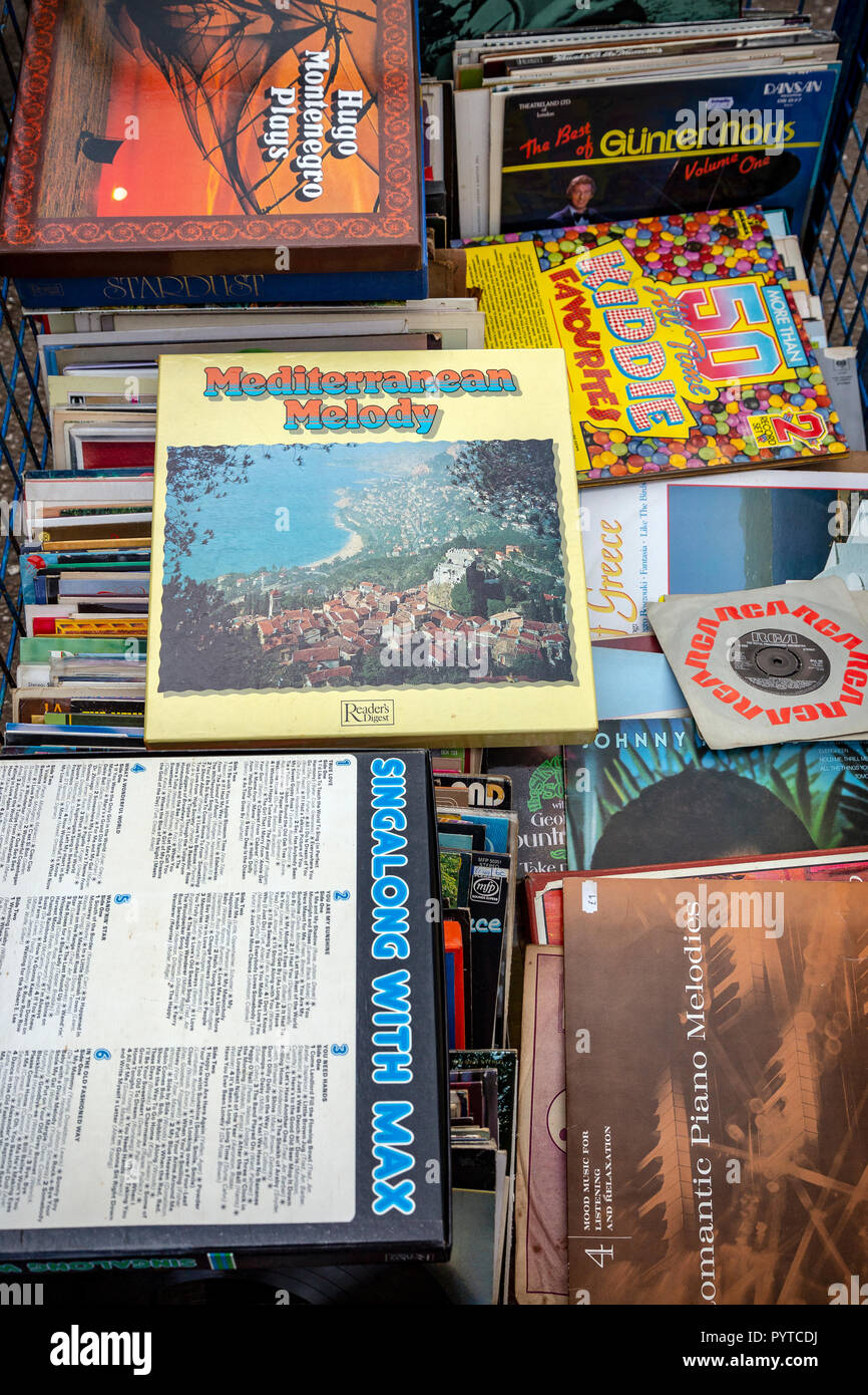 Musica di facile ascolto Record, plastica, 2018, colore nero, Cerchio, Close-up, Germania, orizzontale, illuminato, musica, nessun popolo, fotografia, lucidatura, lucido Foto Stock