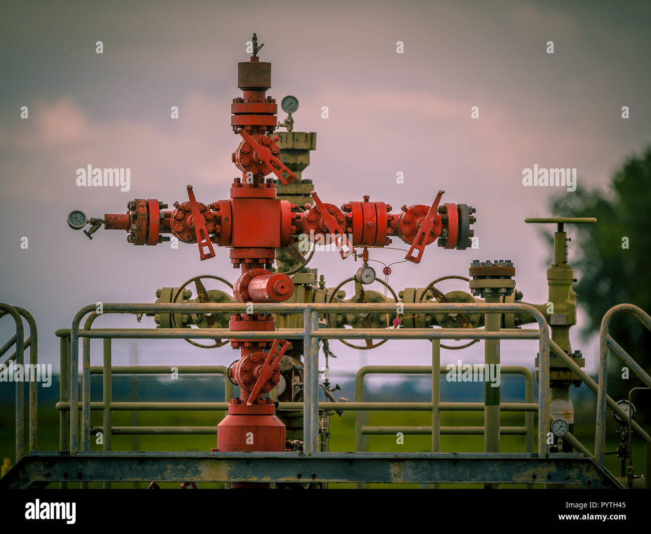 In stile vintage e testa di un gas stazione di campo nei Paesi Bassi Foto Stock