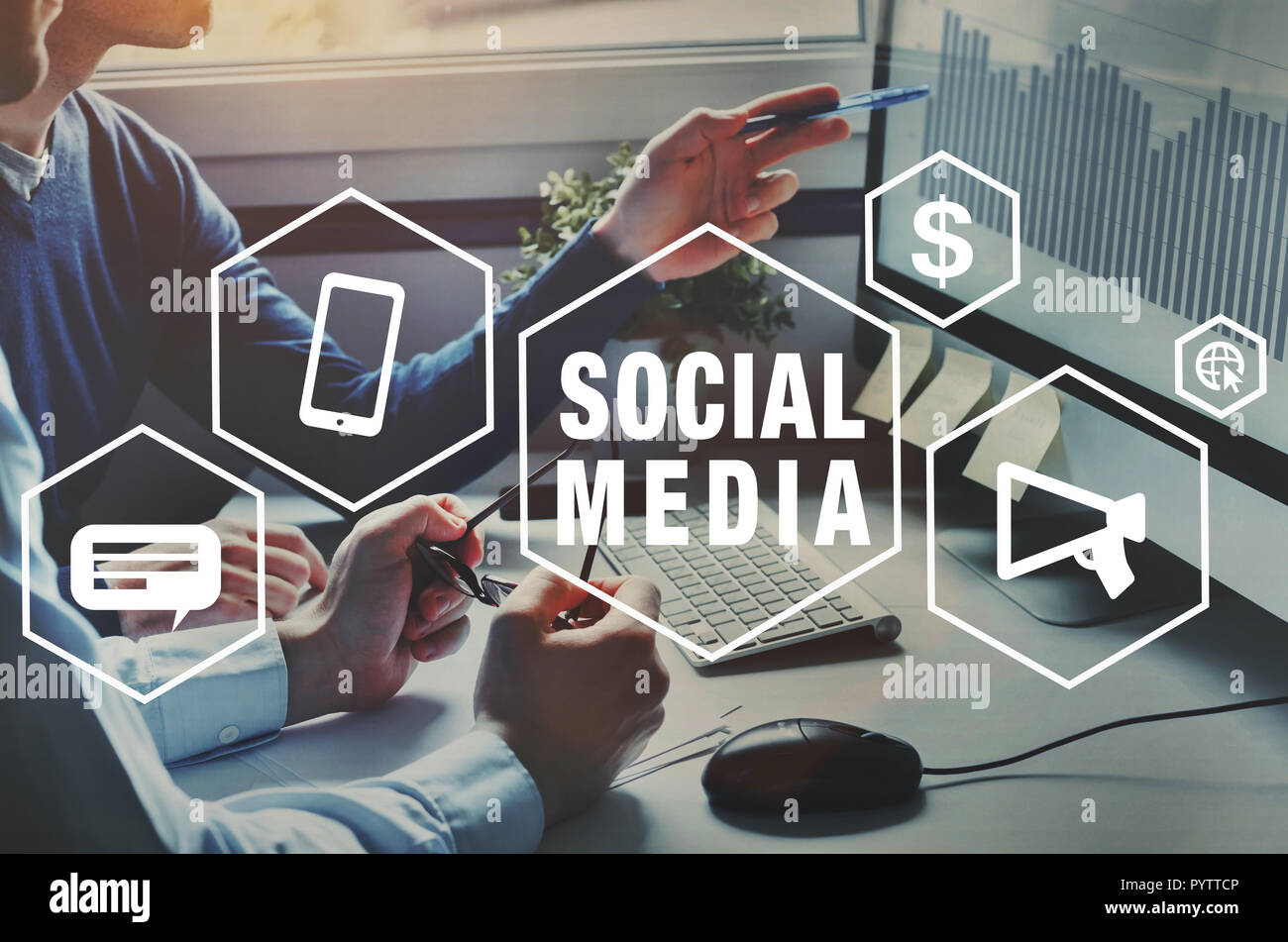 I social media per il business, concetto sfondo con icone Foto Stock