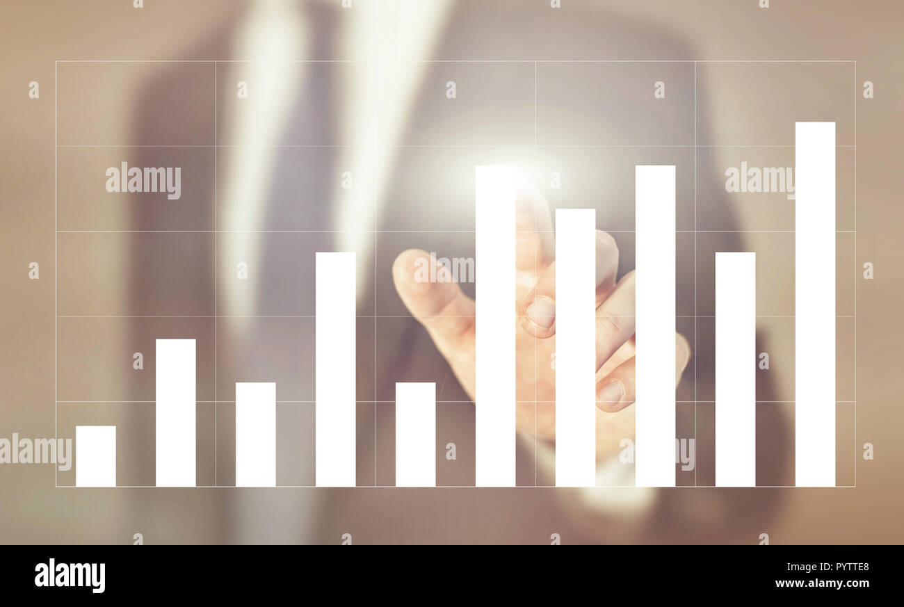 La crescita e lo sviluppo del business, statistiche concetto, imprenditore lavora con grafico finanziario Foto Stock