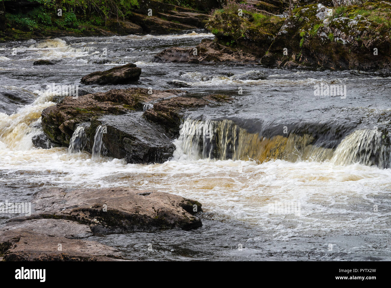 Le Cascate di Dochart sul fiume Dochart vicino a Killin Perthshire Scozia Regno Unito Regno Unito Foto Stock