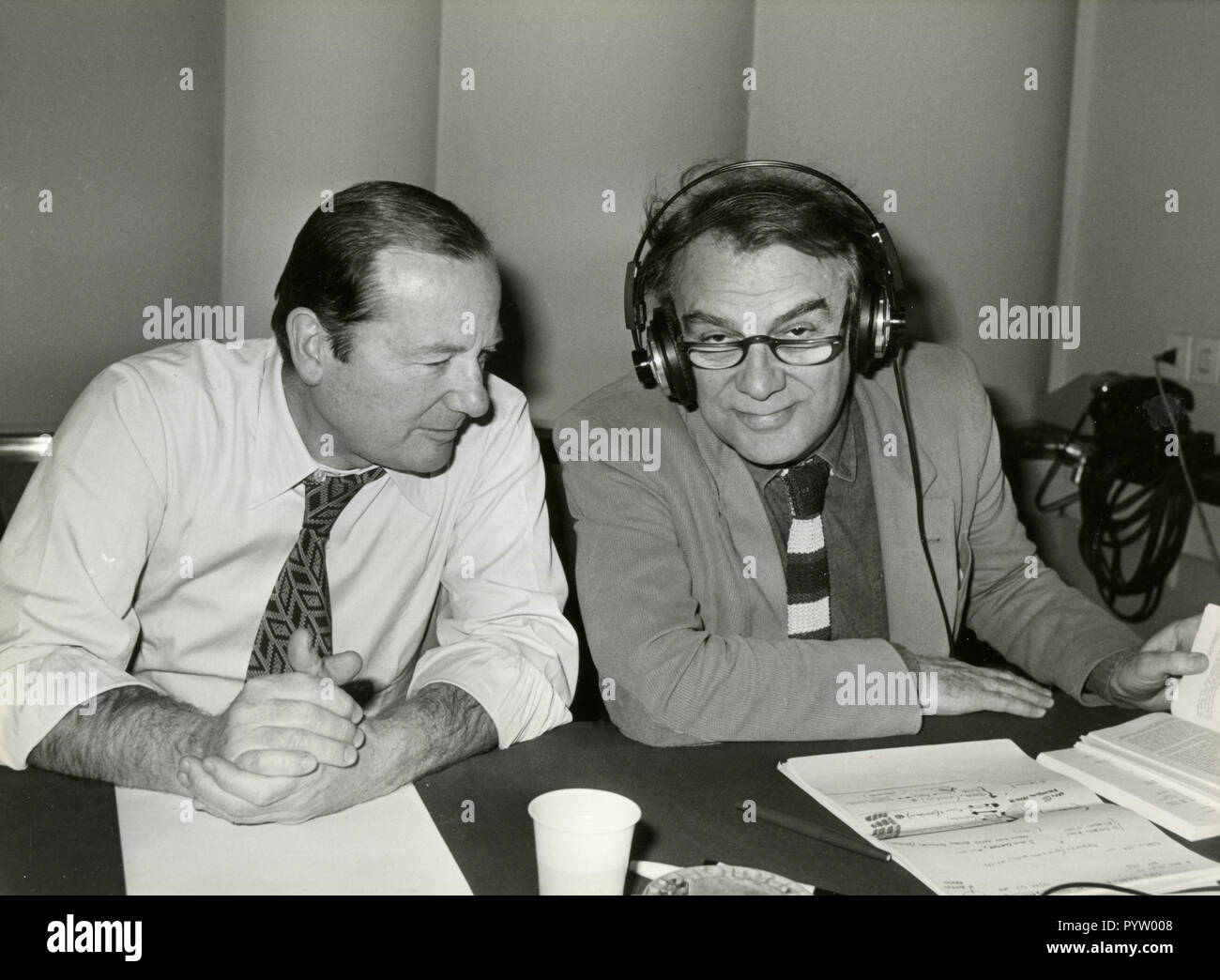 Attore italiano e regista Giorgio Albertazzi e Gianni Bisiach, degli anni ottanta Foto Stock