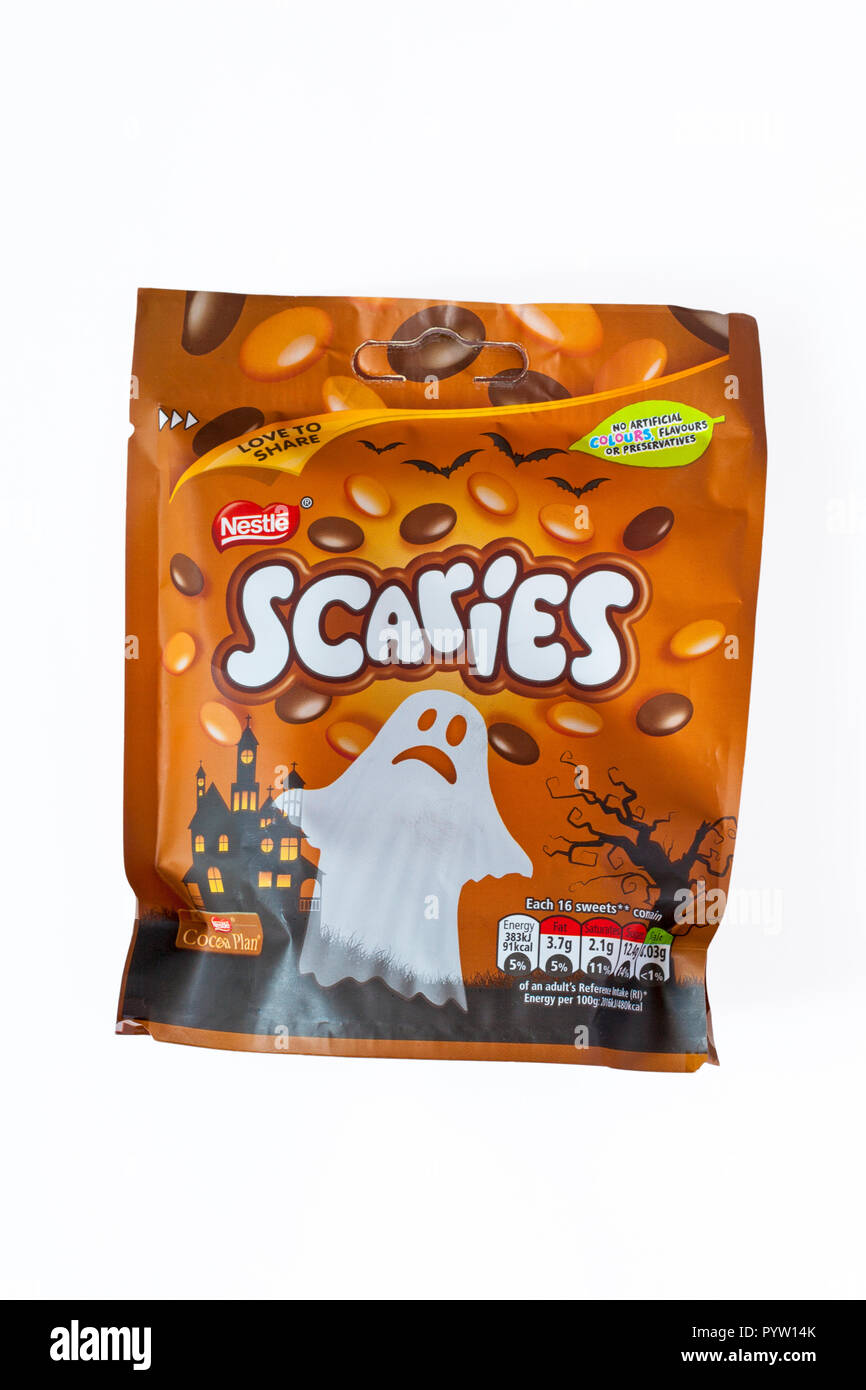 Pacchetto di Nestlé Scaries isolati su sfondo bianco - ideale per la festa di Halloween Foto Stock