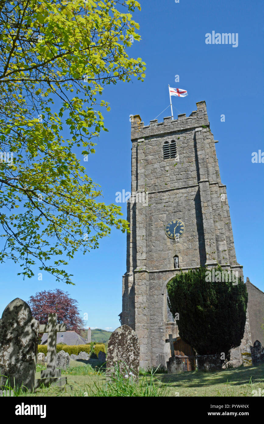 Parrocchia anglicana chiesa di San Michele Arcangelo in città mercato di Chagford, Dartmoor Devon Foto Stock