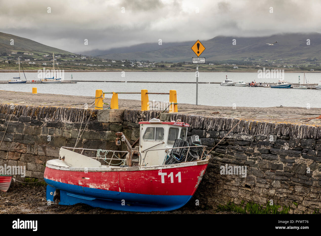 Barca da pesca, Knightstown, Ring of Kerry, Valentia Island, Irlanda, Europa Foto Stock