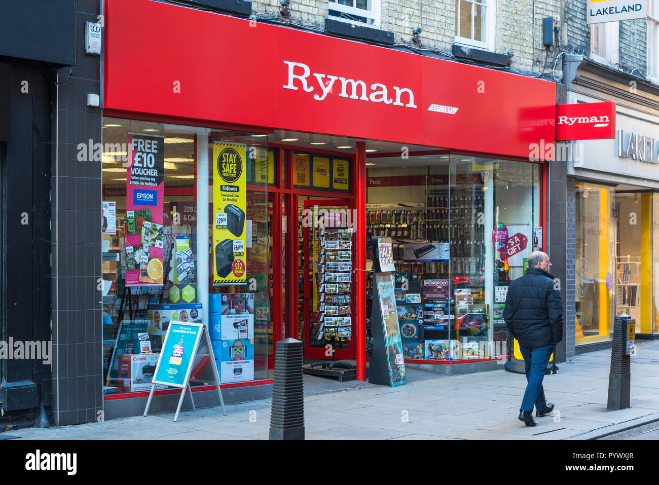 Rymans negozio specializzato in stazionario e apparecchiature per ufficio. Store viene mostrato a Cambridge nel Regno Unito. Foto Stock Rymans negozio specializzato in stazionario e apparecchiature per ufficio. Store viene mostrato a Cambridge nel Regno Unito. Foto Stock