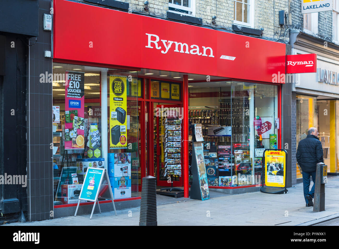 Rymans negozio specializzato in stazionario e apparecchiature per ufficio. Store viene mostrato a Cambridge nel Regno Unito. Foto Stock Rymans negozio specializzato in stazionario e apparecchiature per ufficio. Store viene mostrato a Cambridge nel Regno Unito. Foto Stock