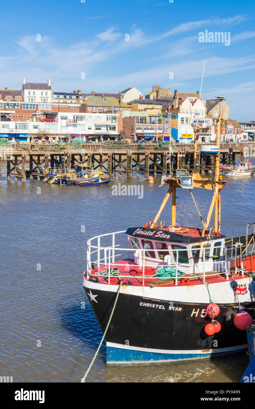 Bridlington marina e porto di Bridlington pesca barca ormeggiata in porto centro storico Bridlington East Riding of Yorkshire England Regno Unito GB Europa Foto Stock