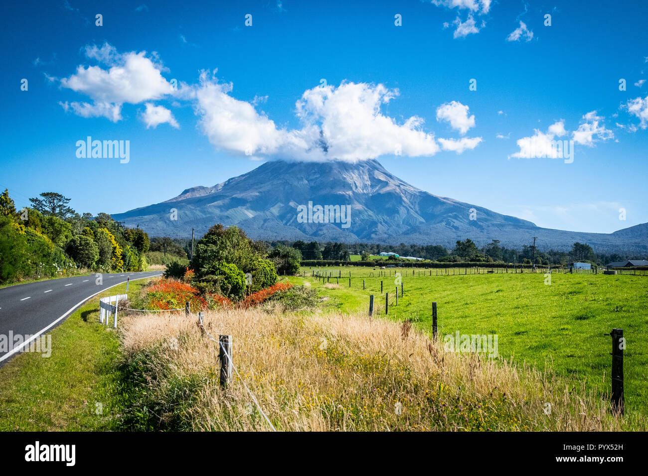 Vista panoramica del Monte taranaki in Egmont national park in Nuova Zelanda Foto Stock