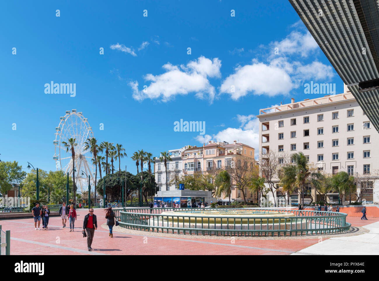 Plaza de la Marina nella zona portuale, Malaga, Costa del Sol, Andalusia, Spagna Foto Stock