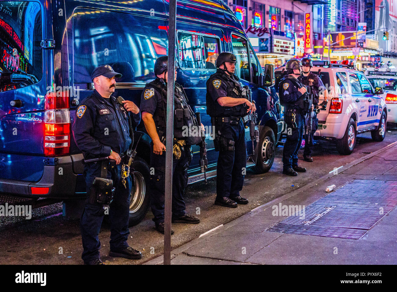 Times Square Theatre District Manhattan _ New York New York, Stati Uniti d'America Foto Stock