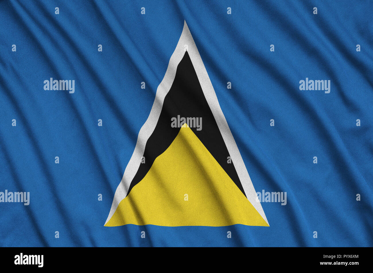 Saint Lucia flag è raffigurato su un panno sport tessuto con molte pieghe. Sport team sventolando striscioni Foto Stock