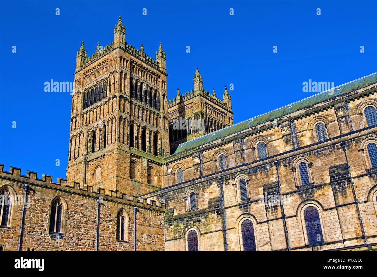 Prese per catturare l'antica architettura normanna di Durham Cathedral. Foto Stock