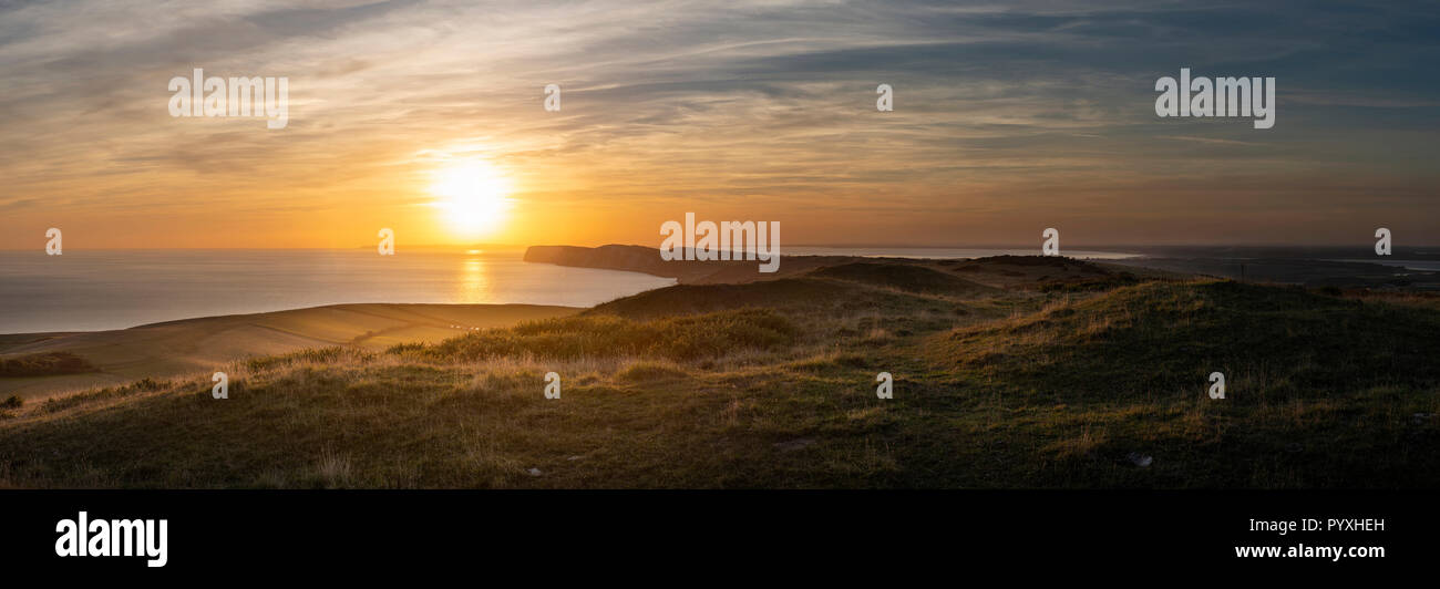 Cinque tumuli Età del Bronzo barrow cimitero sulla Brook giù, l'Isola di Wight, Regno Unito Foto Stock