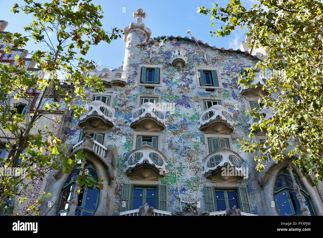 Casa Batlló nel centro di Barcellona. Essa è stata progettata da Antoni Gaudí Foto Stock
