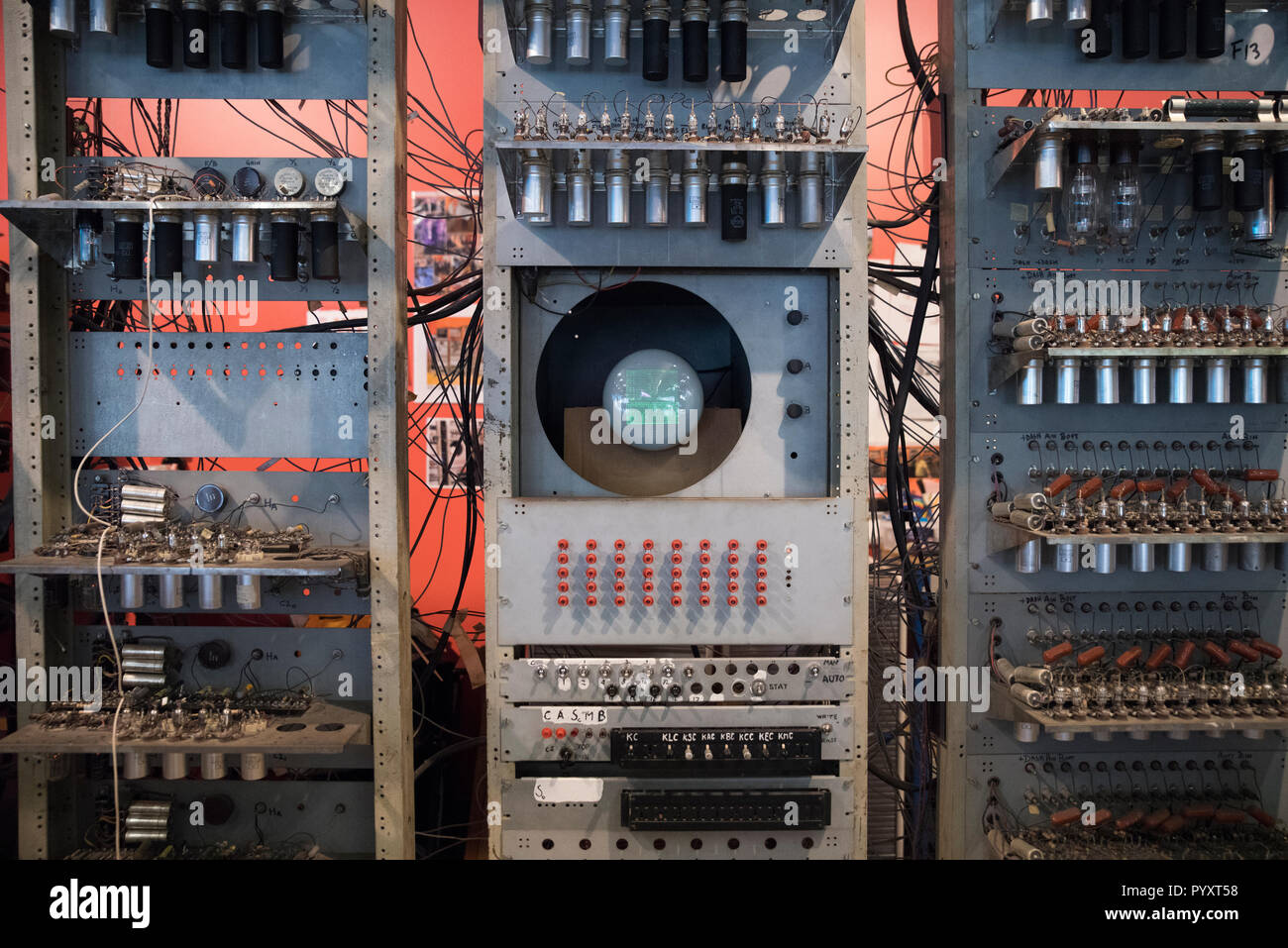 Replica funzionante di Manchester Baby, aka Small-Scale Macchina sperimentale (SSEM), il mondo il primo computer a programma memorizzato il Museo della Scienza e dell'industria Foto Stock