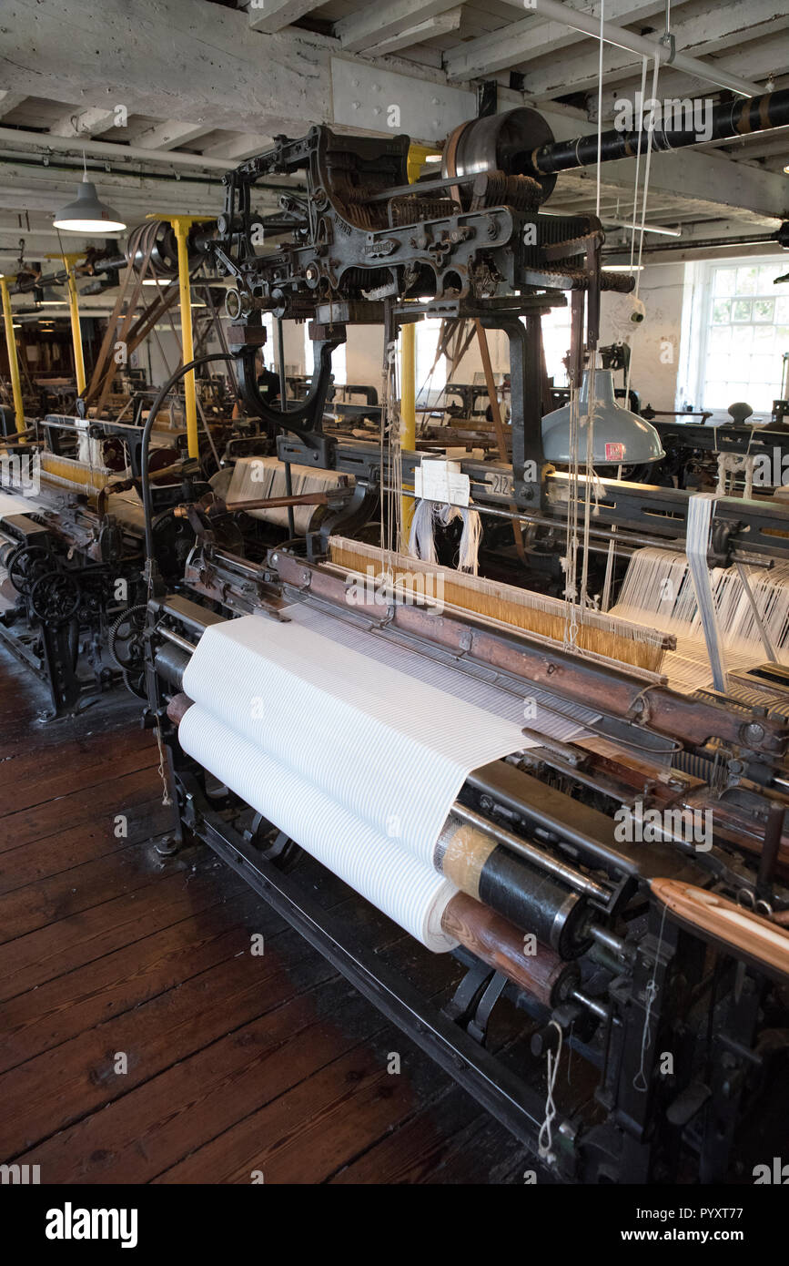 Telai Cotton a Quarry Bank Mill, Styal, Cheshire, Inghilterra Foto Stock