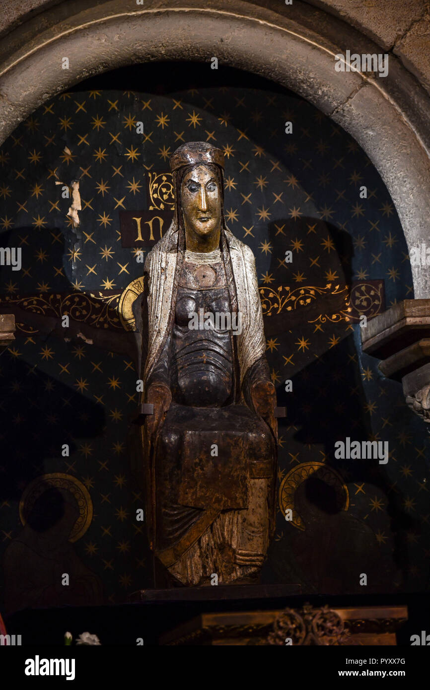 Dijon: statua in legno della Cattedrale di Notre Dame de Bon-Espoir, in precedenza chiamato la Madonna Nera, risalente al secolo XI, nella chiesa di Notre Dame Foto Stock
