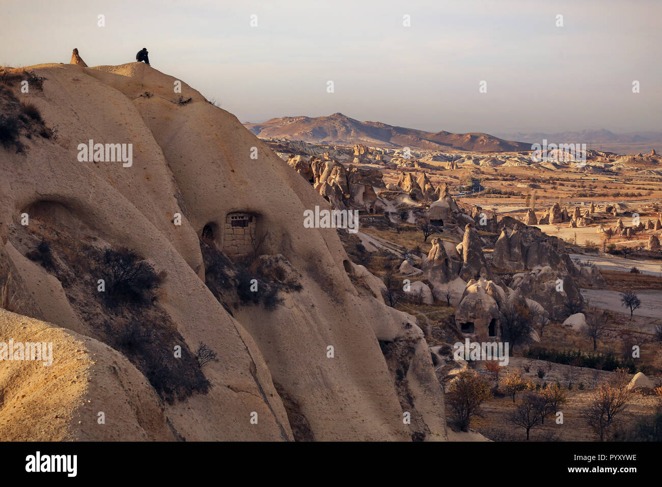 La vista sulle rocce della valle di spade (Kiliclar vadisi) vicino alla città di Goreme in Cappadocia, Turchia Foto Stock