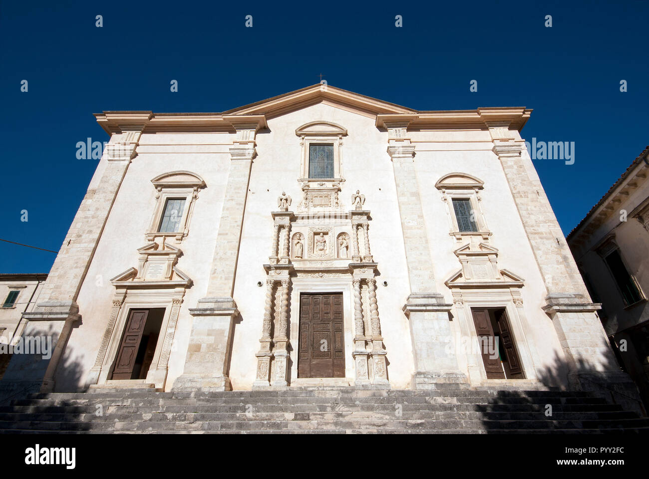 San Nicola di Bari la chiesa (1493), Caramanico Terme, Pescara, Abruzzo, Italia Foto Stock