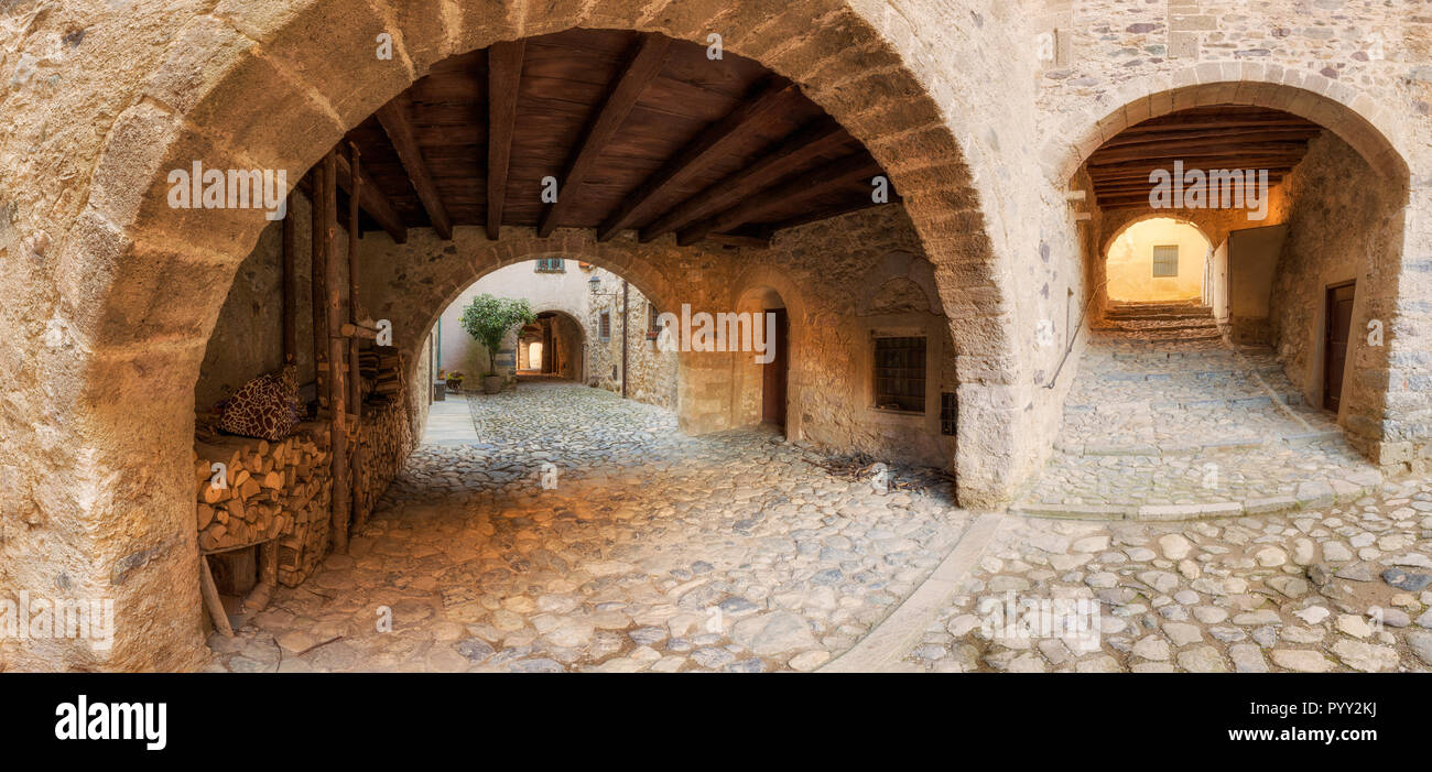 Città vecchia di Camerata Cornello, Val Brembana, provincia di Bergamo, Lombardia, Italia. Foto Stock