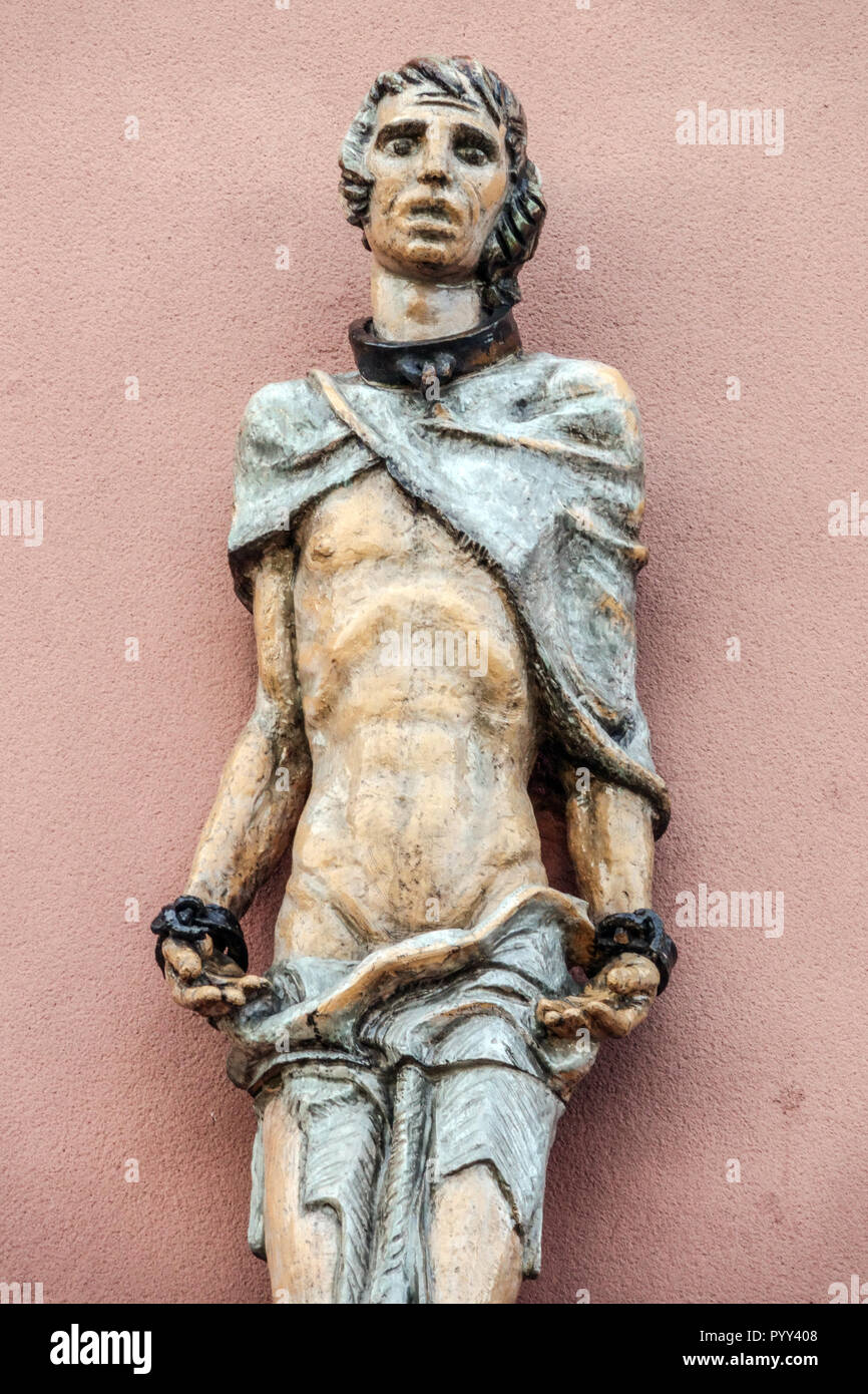 Karl Marx-Hof, Vienna, scultura dettaglio, allegoria della liberazione da Josef Franz Riedl, periodo di Red Vienna Foto Stock