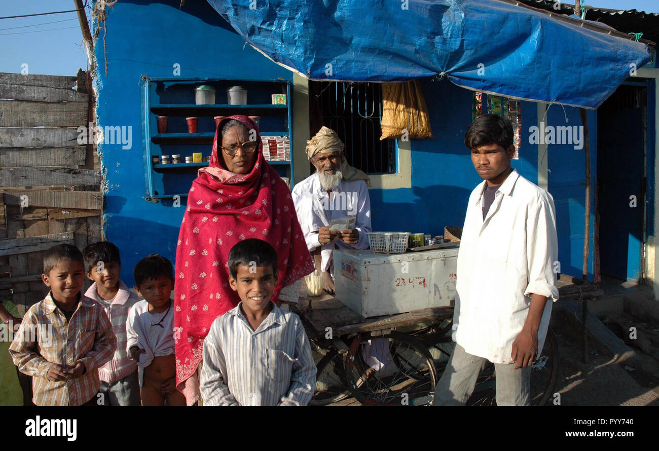 Piccolo negozio, Union Carbide perdita di gas tragedia, Bhopal, Madhya Pradesh, India, Asia Foto Stock