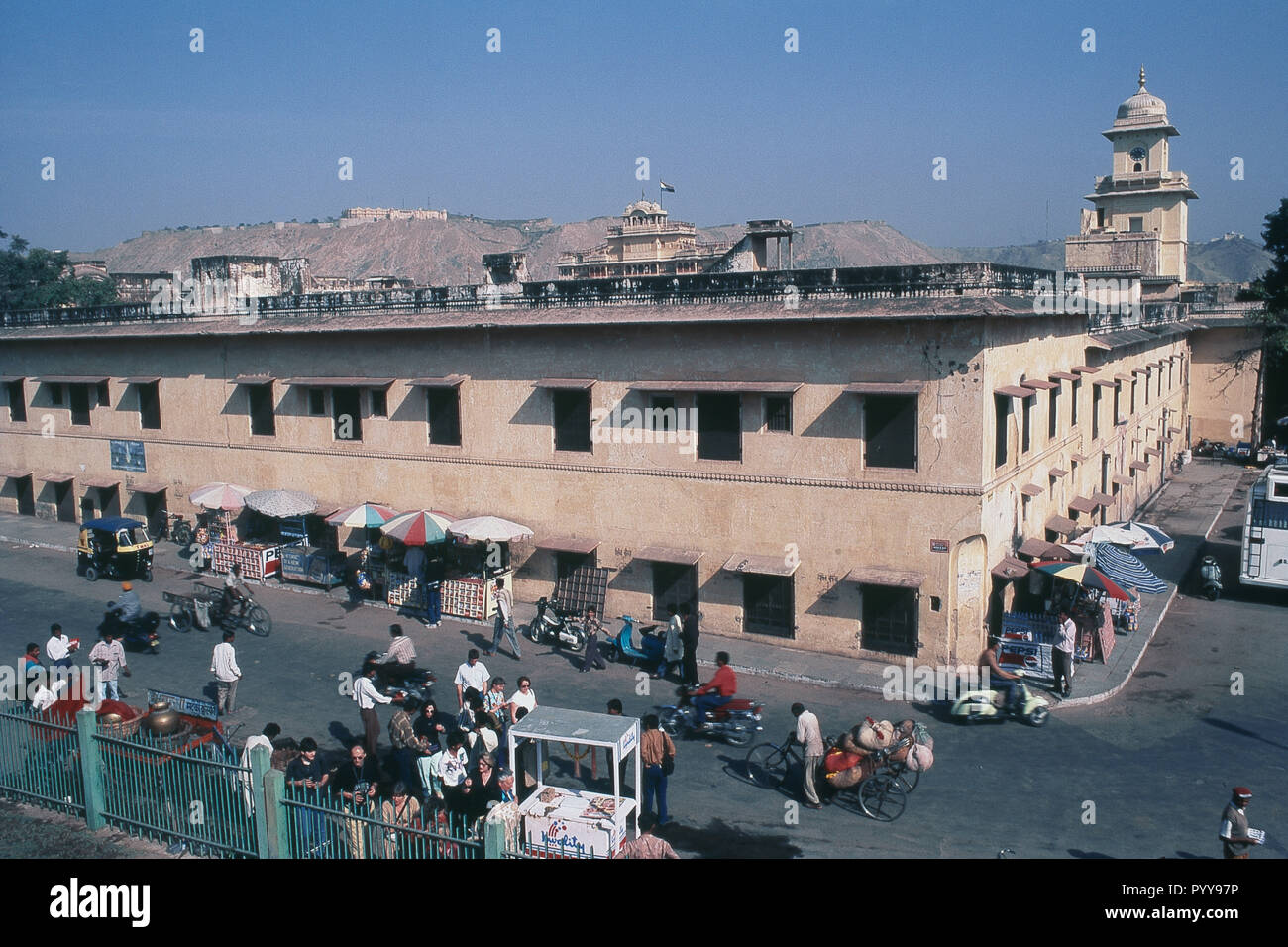 Palazzo di Città dal Jantar Mantar, Jaipur, Rajasthan, India, Asia Foto Stock