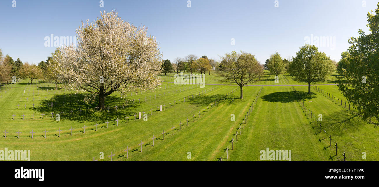 Panorama del Mare di croci a Neuville-St Vaast tedesco il Cimitero di Guerra è una guerra mondiale I cimitero vicino Neuville-Saint-Vaast, un piccolo villaggio, Foto Stock