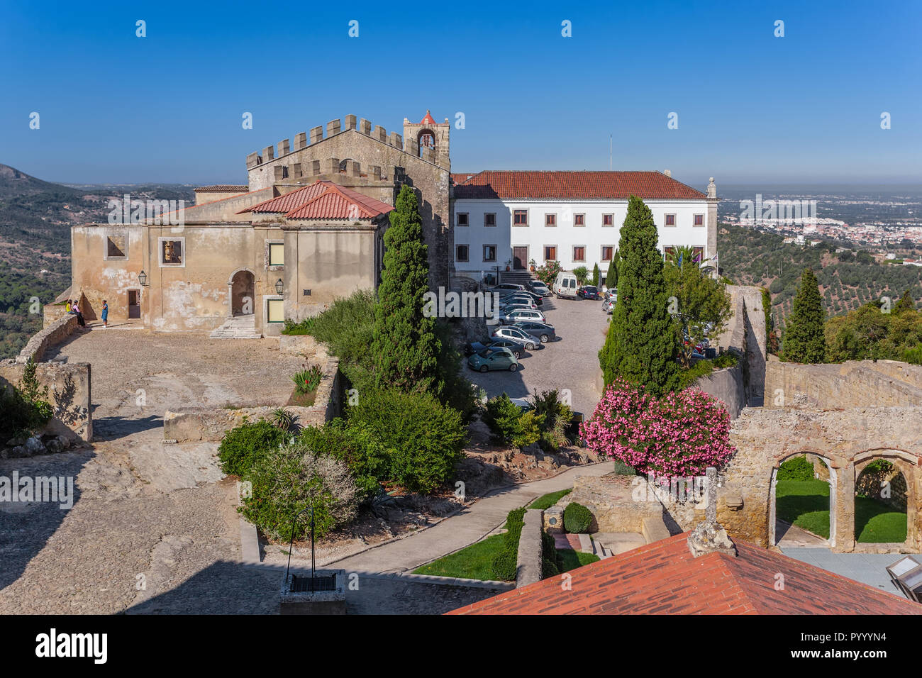 Palmela Portogallo Castelo De Palmela Castello Con Hotel Storico Di Pousadas De Portugal Igreja De Santiago Chiesa E Casa Capelo House Foto Stock Alamy