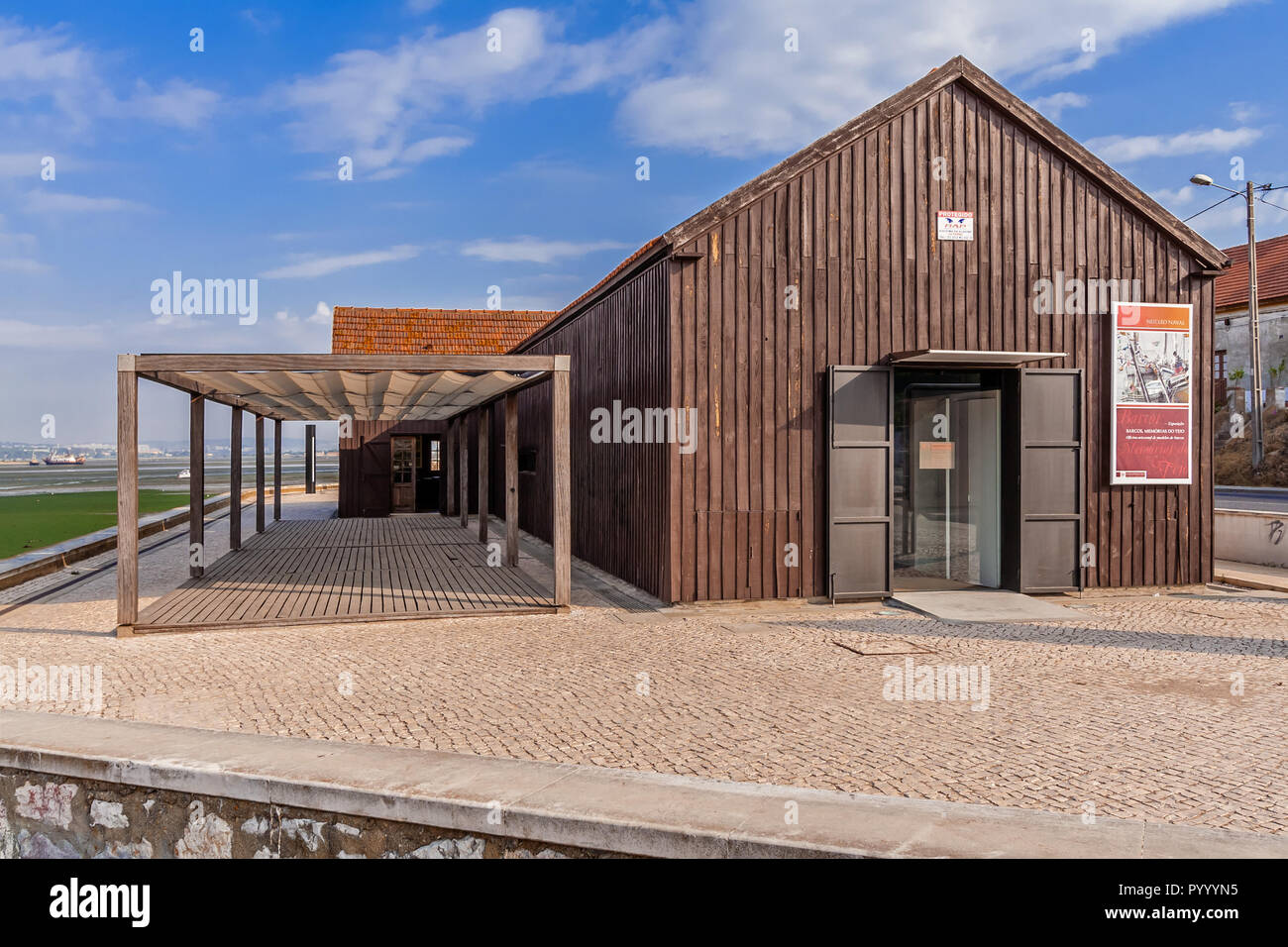 Seixal, Portogallo. Navale o il Museo Marittimo di nucleo di Seixal Ecomuseu Municipal, con modelli della tradizionale fiume Tago navi e imbarcazioni Foto Stock