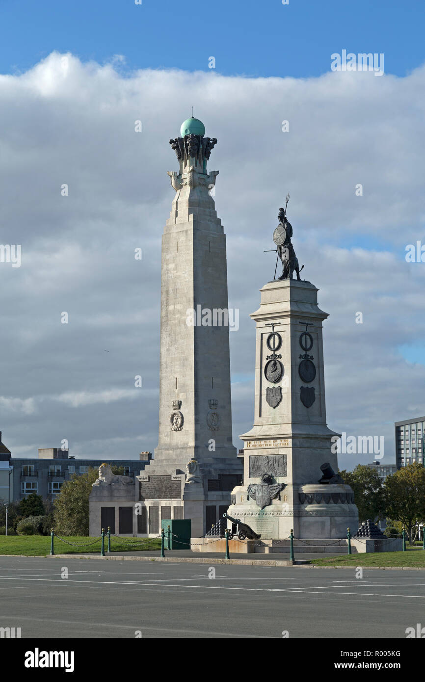 Guerra navale Memorial e Armada monumento, Plymouth Hoe, Plymouth, Devon, Inghilterra, Gran Bretagna Foto Stock