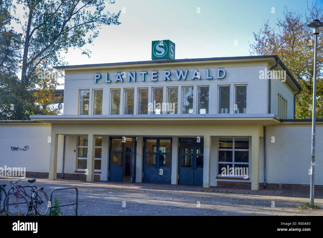 Città stazione ferroviaria Plänterwald, Treptow, Berlino, Germania, S-Bahnhof Plänterwald, Deutschland Foto Stock