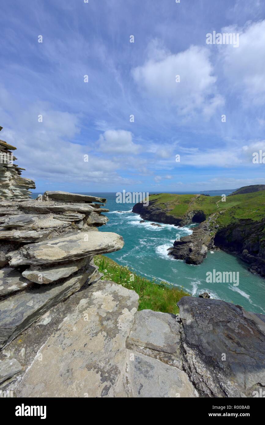 Tintagel Castle isola peninsular,Cornwall,l'Inghilterra,UK Foto Stock