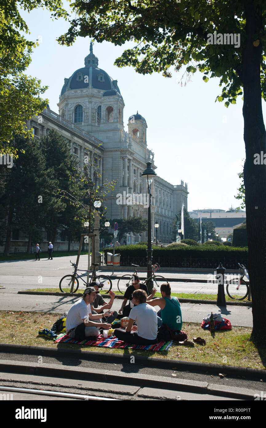 Wien, Ringstraße, autofreier Tag, 'Rasen am Ring' - Vienna, Ringstrasse, la Giornata senza automobili Foto Stock