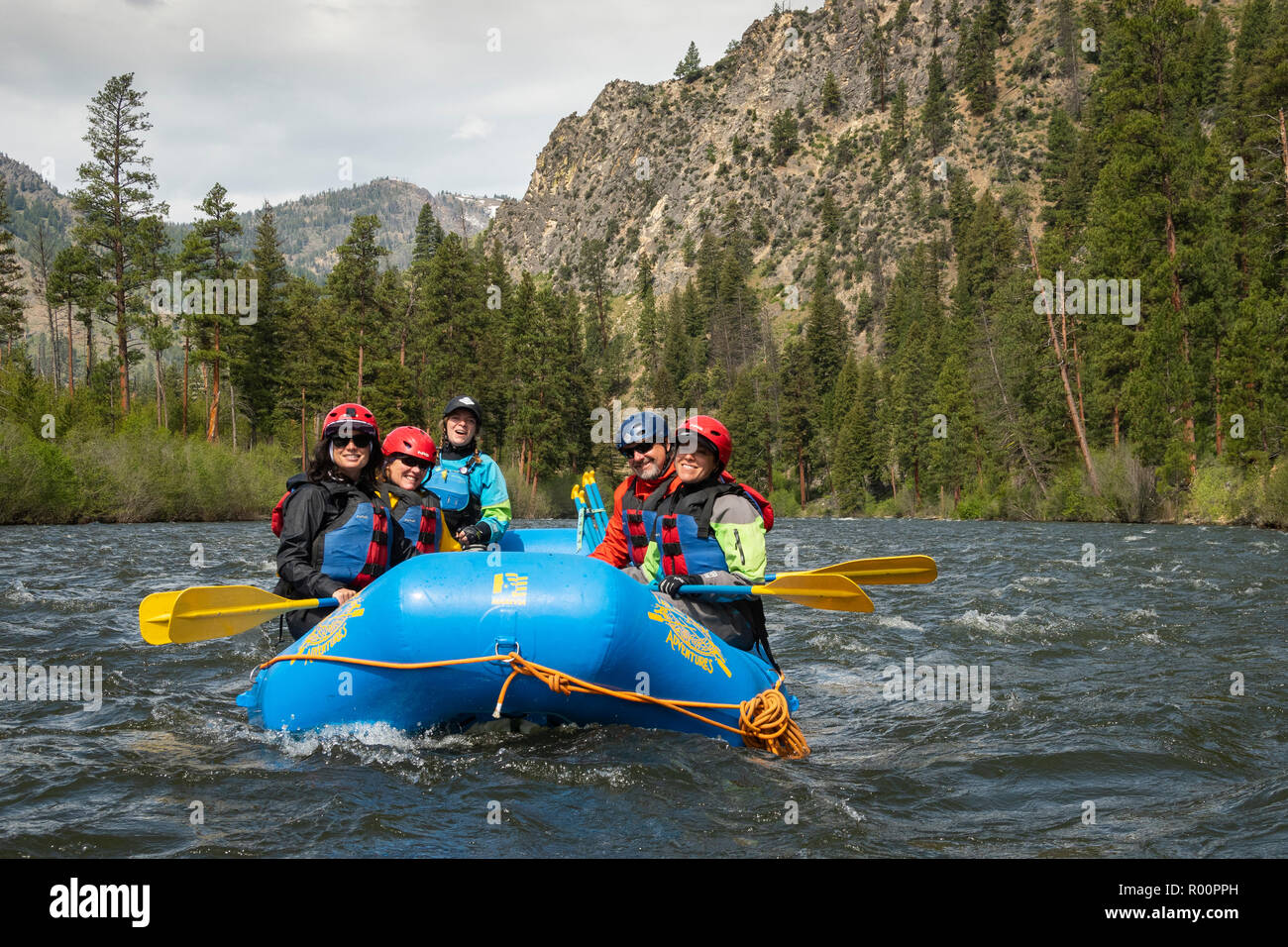 Rafting la forcella centrale Salmon River, Idaho con lontane avventure. Guida: Daniela Stokes. Foto Stock