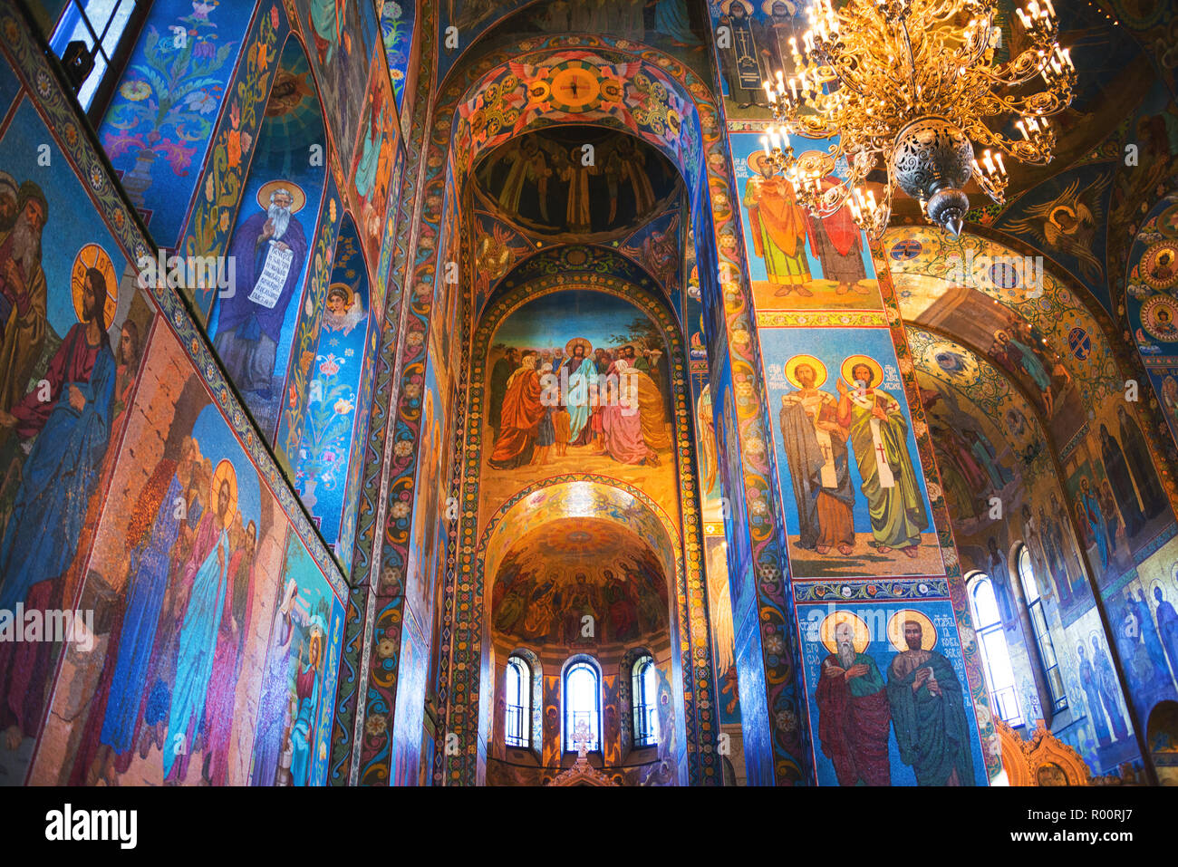 ST. PETERSBURG, Russia - 12 Aprile 2016: la Chiesa del Salvatore sul Sangue versato la decorazione di interni. Esso contiene oltre 7500 metri quadri di mosaici des Foto Stock