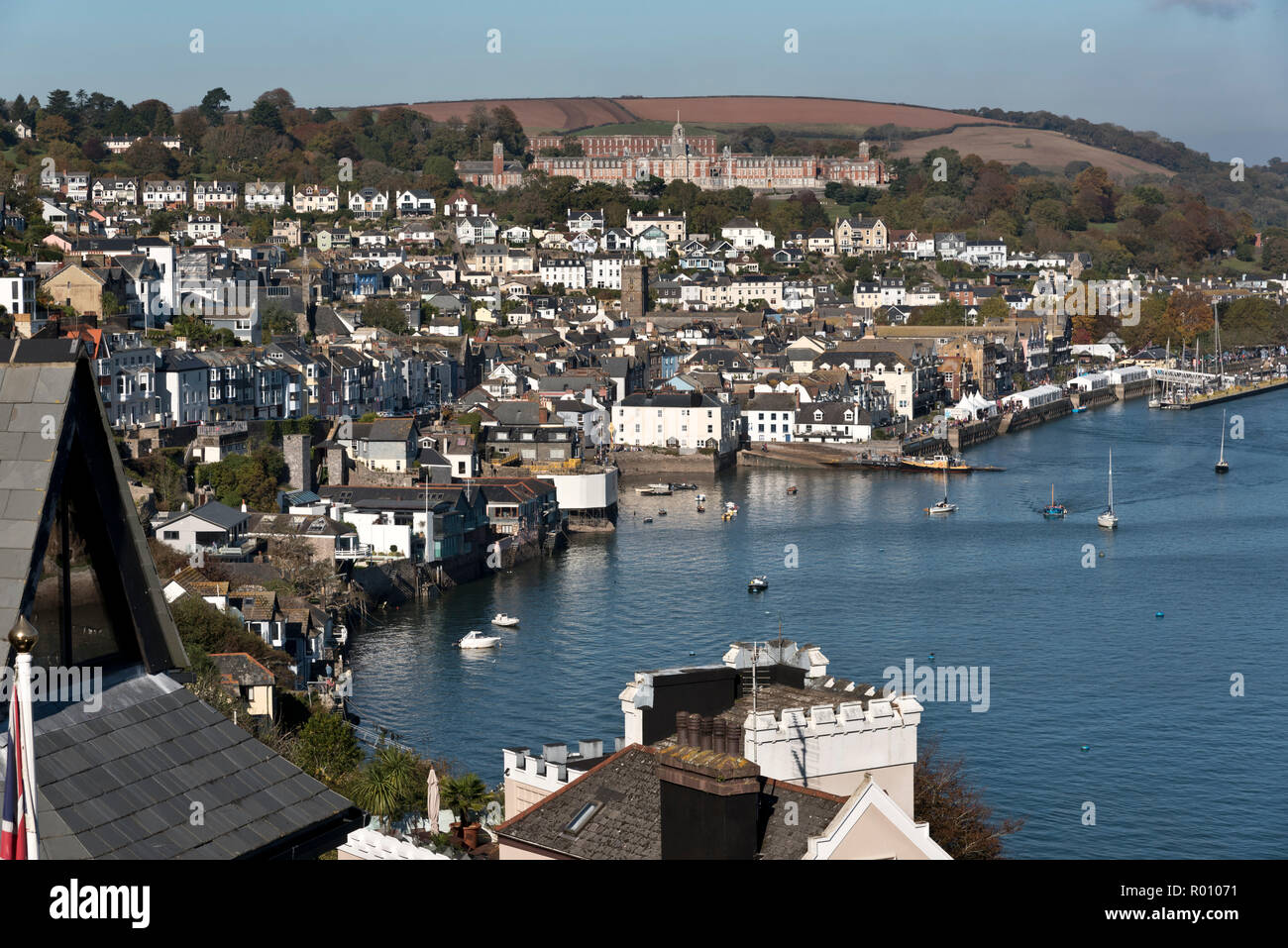 Vista su Dartmouth, Devon, compreso il Britannia Royal Naval College. Foto Stock