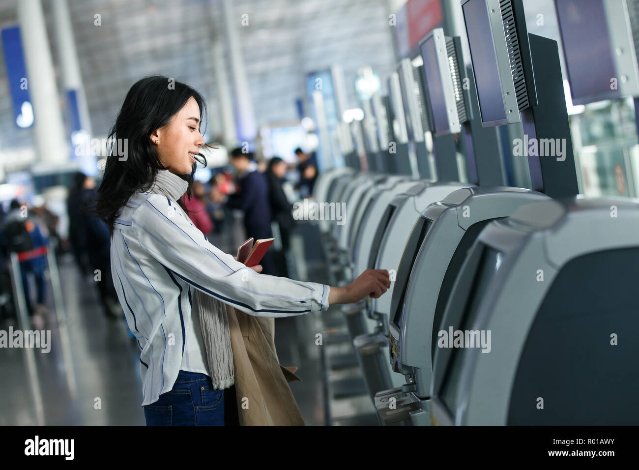 Signora Business in Aeroporto Foto Stock