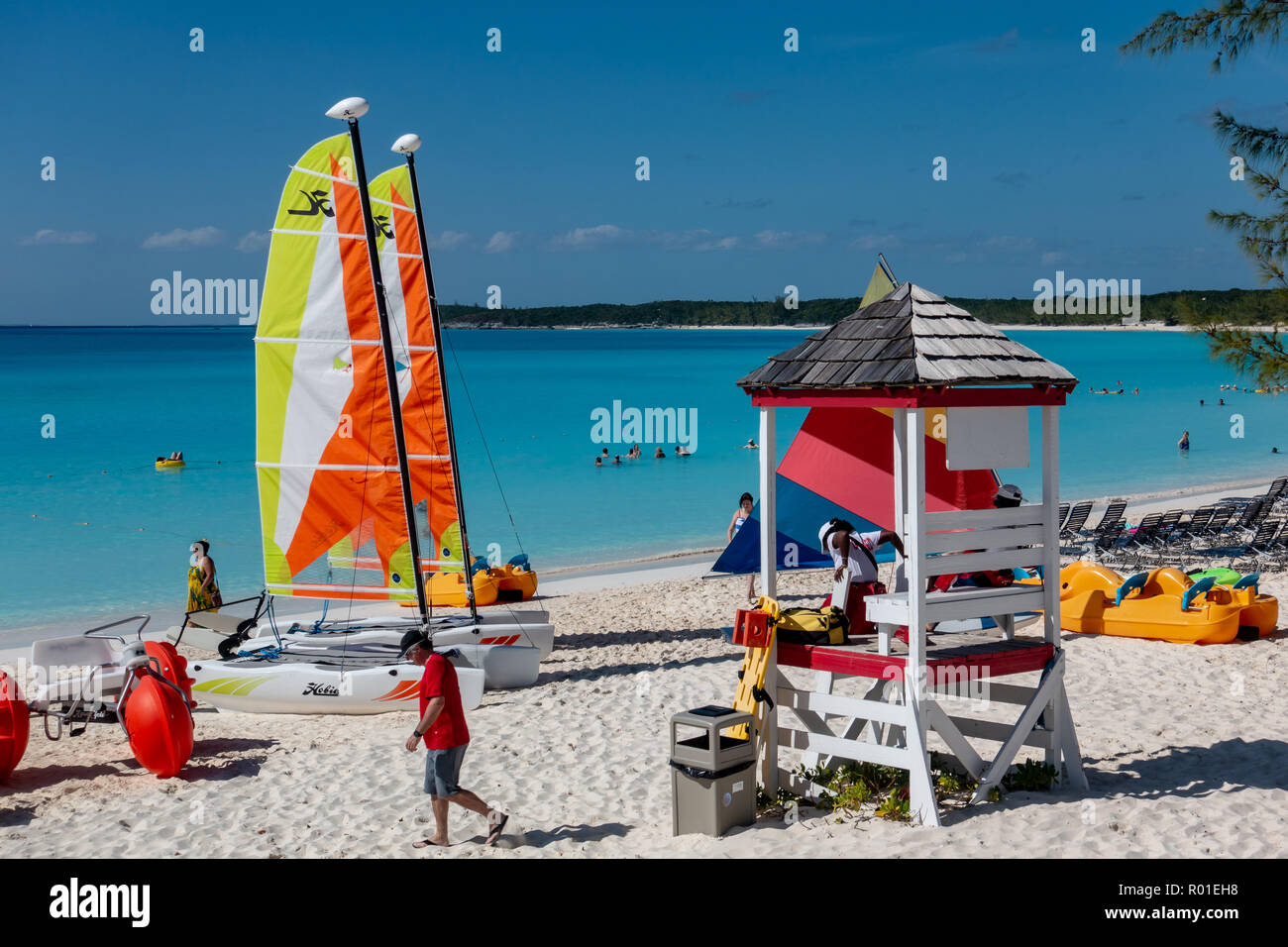 Holland America's Koningsdam visita privata isola dei Caraibi Foto Stock